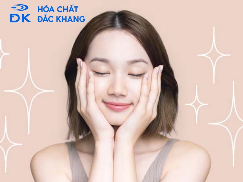Malic Acid có nhiều tác dụng với làn da như phòng chống lão hóa, ngăn ngừa mụn, cân bằng pH và dưỡng ẩm,… 