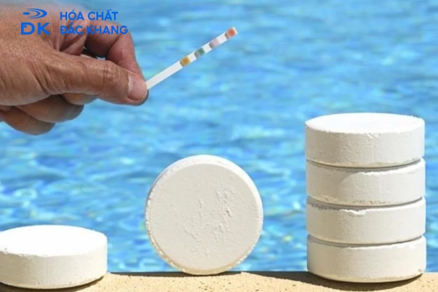 Nồng Độ Clo Khử Trùng: Cách Pha & Ứng Dụng Thực Tế
