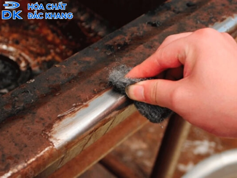 Quy trình 6 bước thi công tẩy rửa bằng HCl không làm hỏng bề mặt