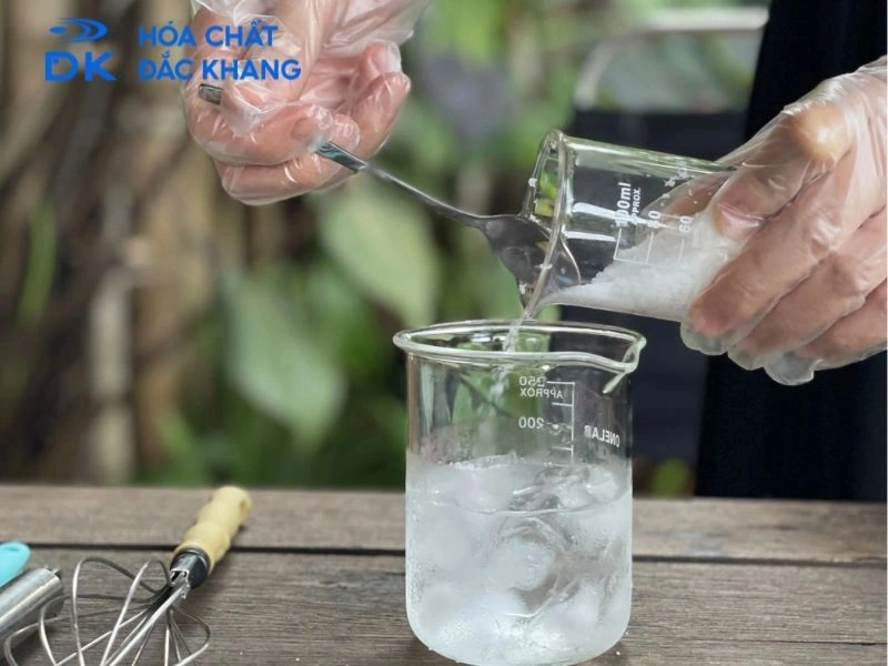 Tính chất của NaOH 20% Tính chất của NaOH 20%