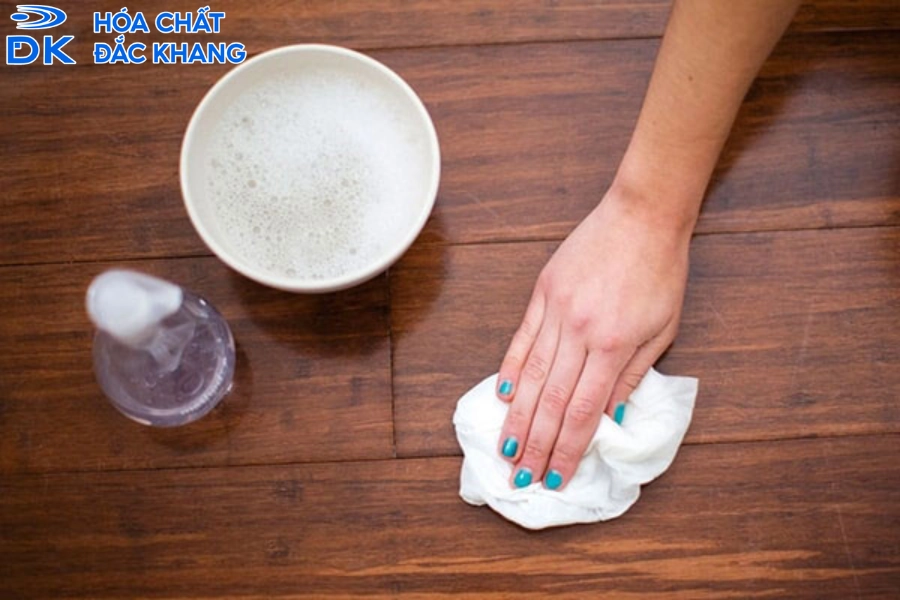 Hướng dẫn tẩy trắng gỗ bằng oxy già: Quy trình chuẩn, kiểm soát nồng độ và xử lý lỗi thường gặp 