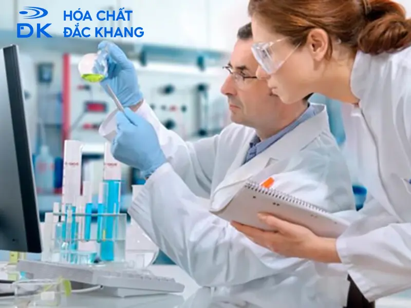 Chlorine Dạng Lỏng Là Gì? Ưu Điểm Và Ứng Dụng Trong Đời Sống