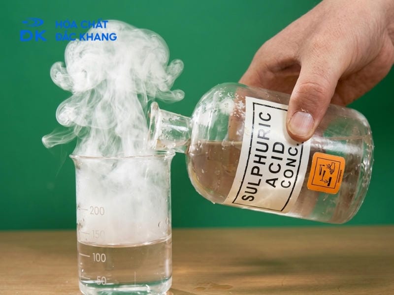 Tìm Hiểu Các Lĩnh Vực Sử Dụng Acid Sulfuric H2SO4 95% Hiện Nay