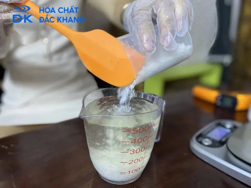 naoh có tan không