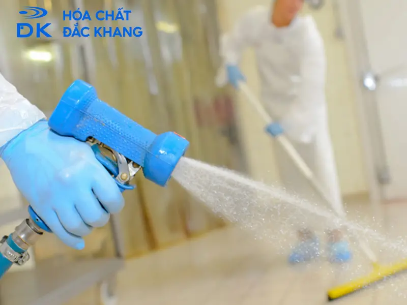 Chlorine Dạng Lỏng Là Gì? Ưu Điểm Và Ứng Dụng Trong Đời Sống